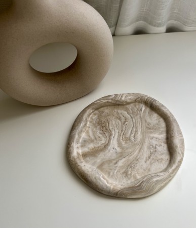 Bølget rundt fat brun marmorert